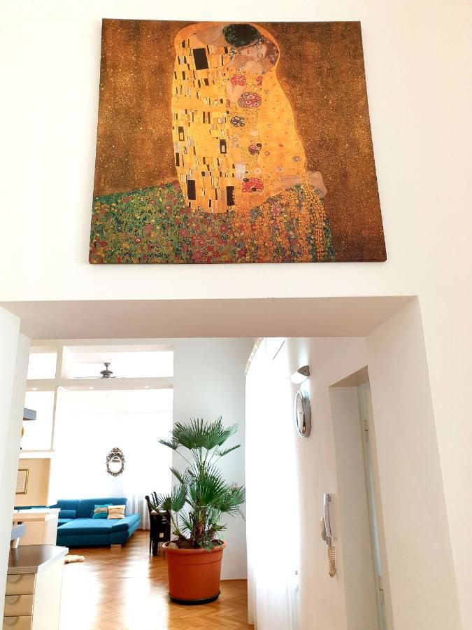 Sunny And Spacious Apartment Near City Centre Відень Екстер'єр фото