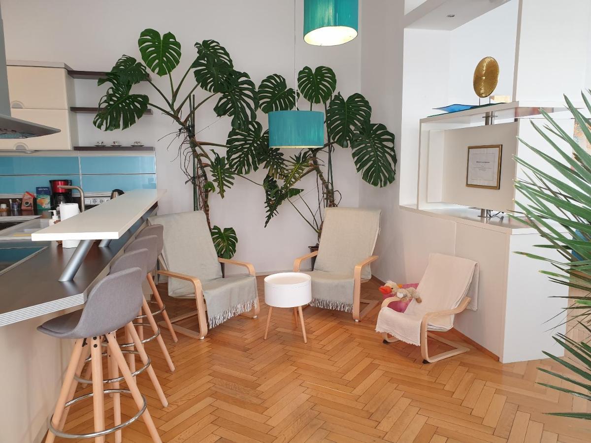 Sunny And Spacious Apartment Near City Centre Відень Екстер'єр фото
