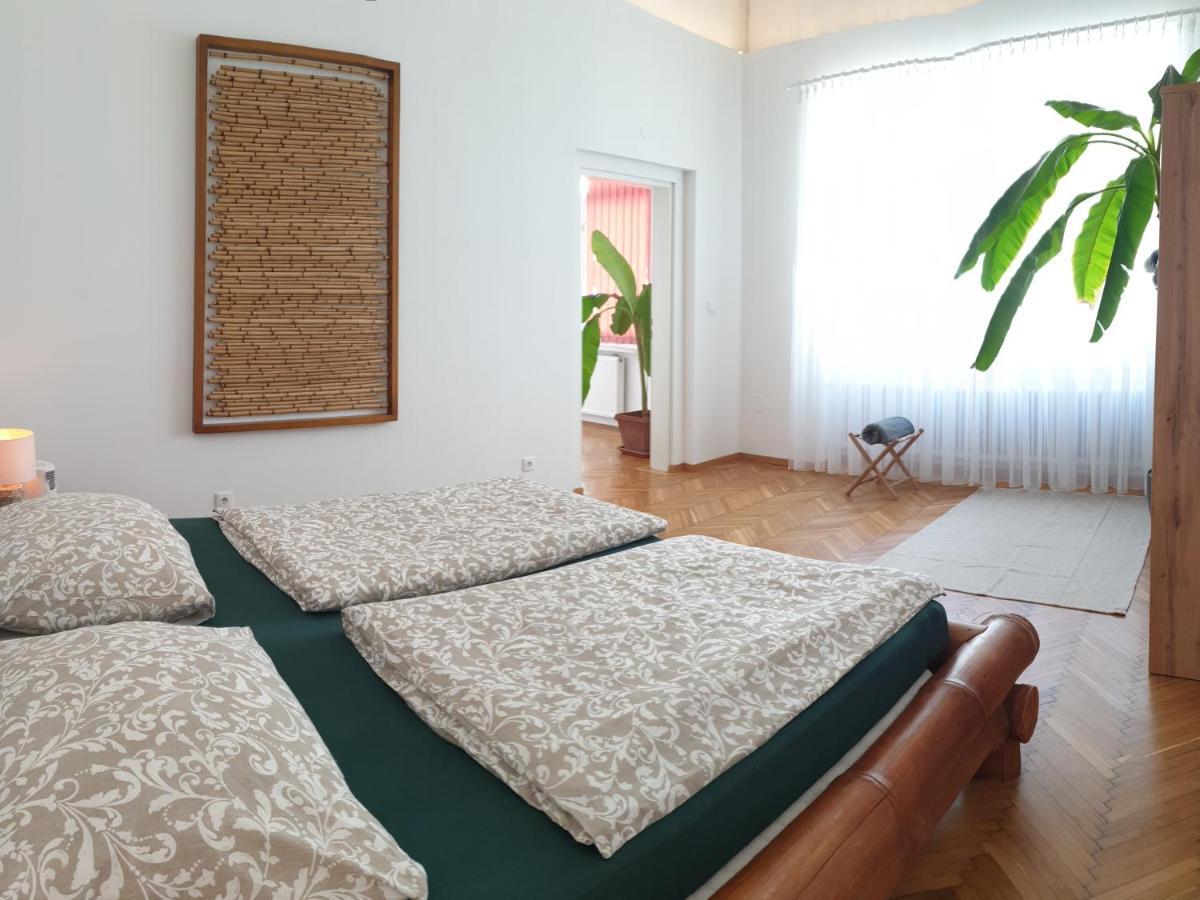 Sunny And Spacious Apartment Near City Centre Відень Екстер'єр фото